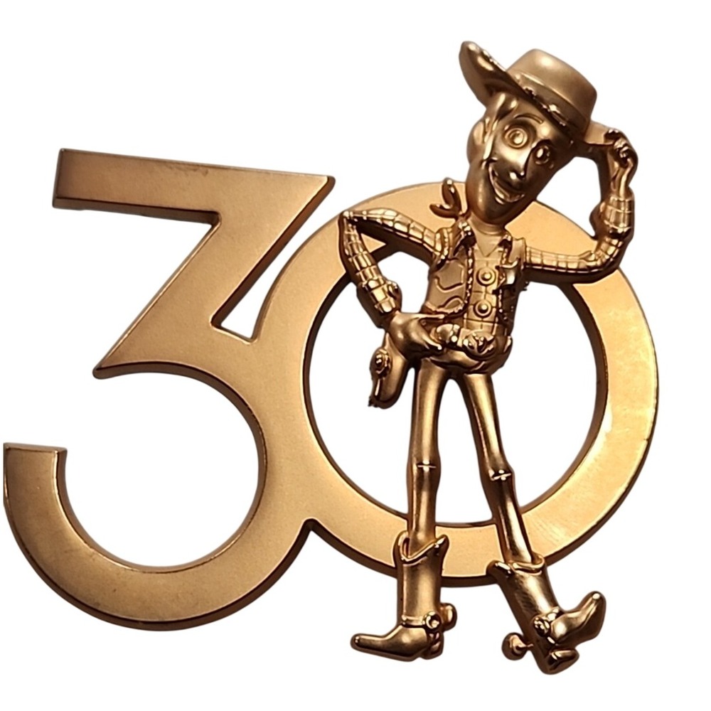 DLP Toy Story 30th Anniversary Woody Jumbo Pin LE‎ 450 Disney Paris Golden 3D
